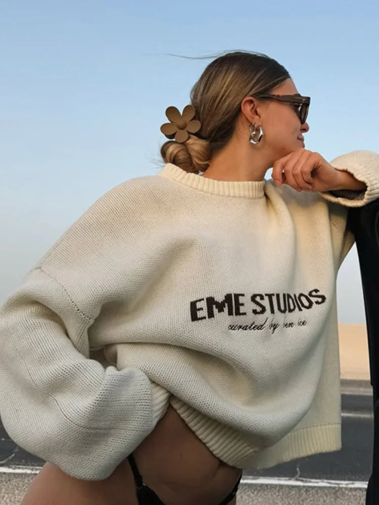 Women’s Letter Print Knit Sweater – Elegant & Modern Autumn Style