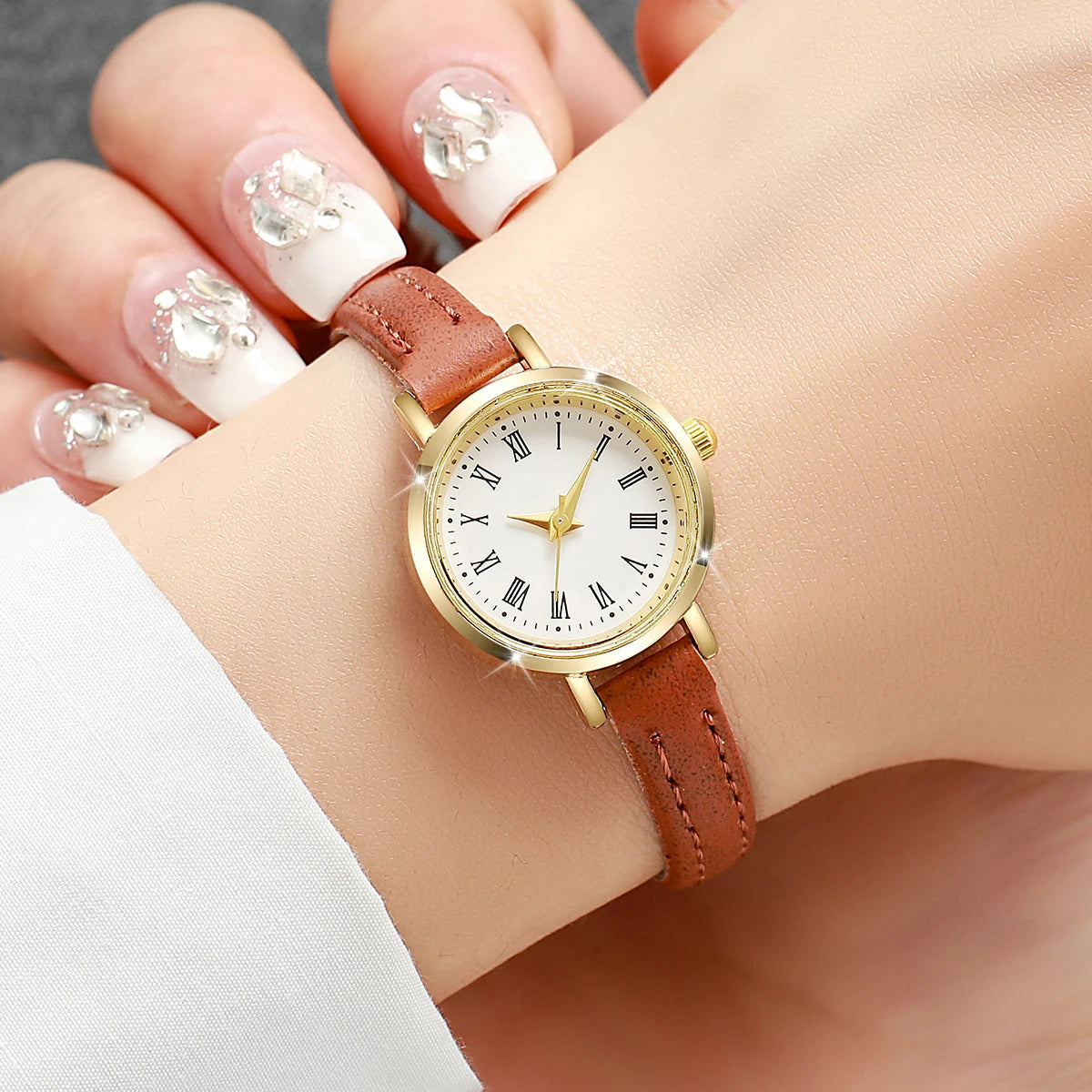 Luxury Women’s Leather Quartz Watch – Minimalist Roman Dial